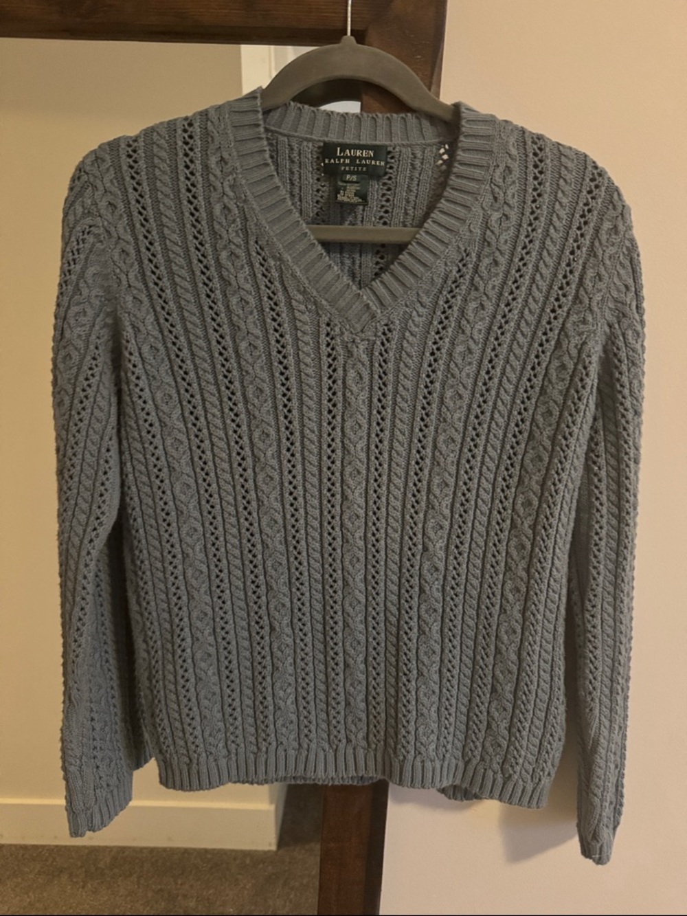 Lauren Ralph Lauren Women’s Light Blue/Gray Cable Knit V-Neck Classic Sweater
